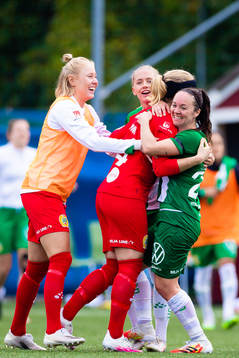 Hammarbys spelare jublar