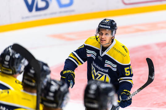 s Anton Wedin jublar med lagkamrater