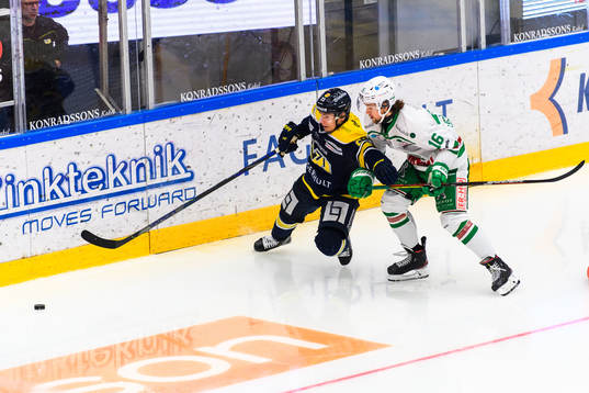 s Lias Andersson och Rögles Lucas Ekeståhl Jonsson