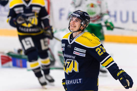 s Lias Andersson reagerar