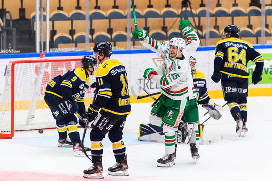 Rögles Simon Ryfors jublar