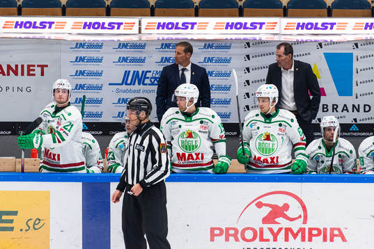 Rögles tränare Cam Abbott och assisterande tränare Jan