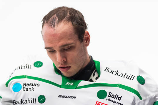 Rögles målvakt Johan Gustafsson utan hjälm