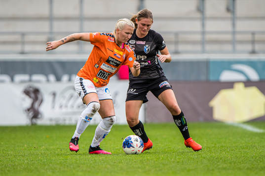 Kristianstads Halie Janae Mace  och Växjös Emilie