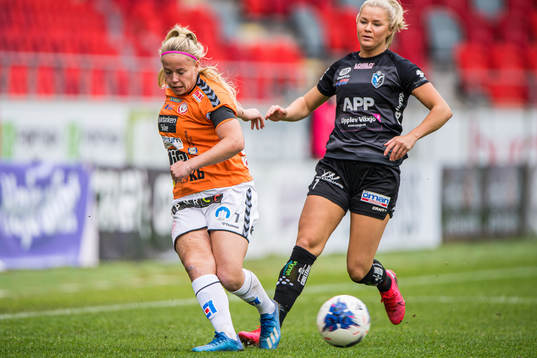 Kristianstads Therese Sessy Åsland  och Växjös Amanda
