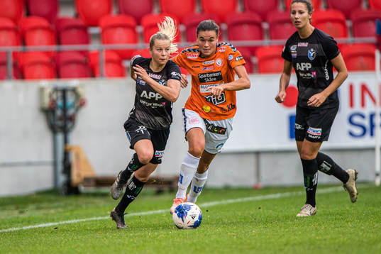 Växjös Emmi Alanen  och Kristianstads Anna Welin