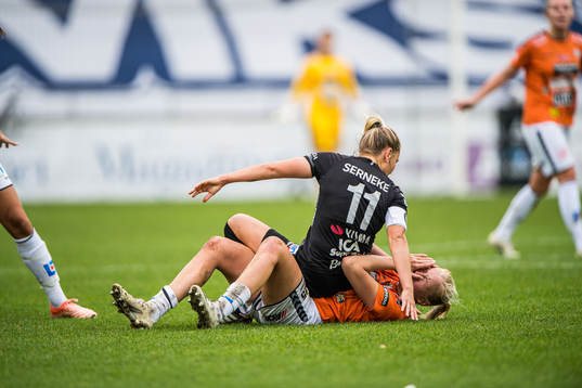 Växjös Emmi Alanen  och Kristianstads Evelina Duljan