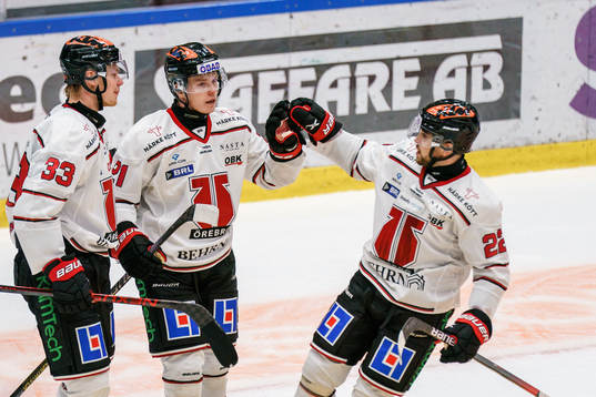 Örebros Christopher Mastomäki , Linus Öberg och Jonathan