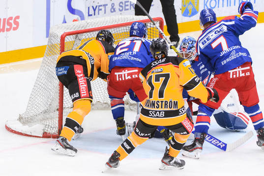 Luleås Petter Emanuelsson gör 1-1