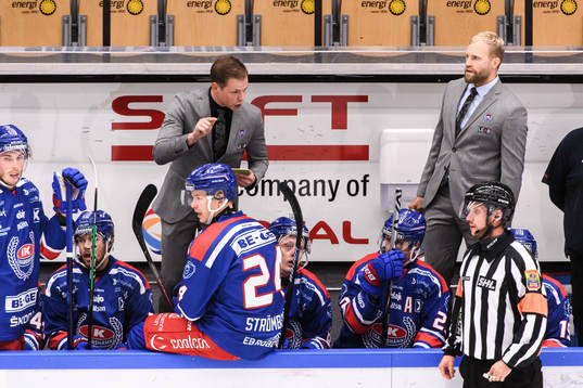 Oskarshamns tränare Martin Filander och assisternade