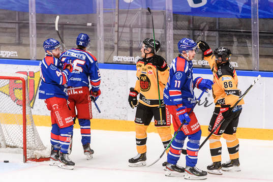 Luleås Juhani Tyrväinen jublar