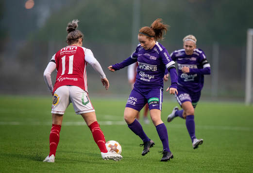 Jitex Ella Reidy och Sandvikens Sanna Signeul