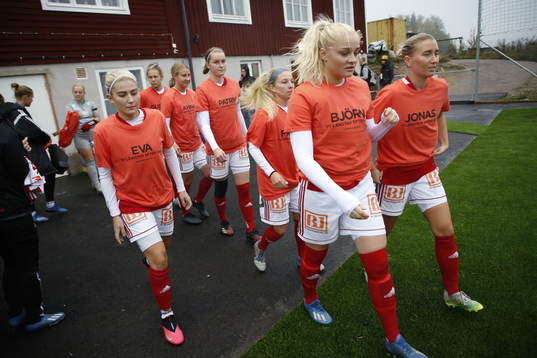 Spelarna gör entré