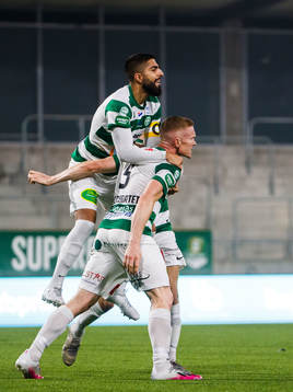 Västerås David Engström jublar med lagkamrater