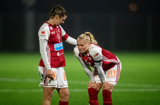 Sandvikens Kim Sundlöv och Klara Folkesson deppar