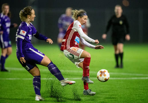 Jitex Matilda Nilsson och Sandvikens Coleen Kennedy