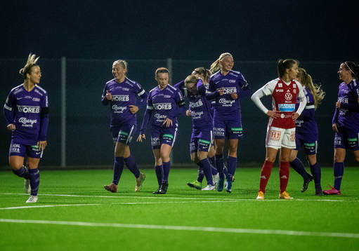 Jitex spelare jublar