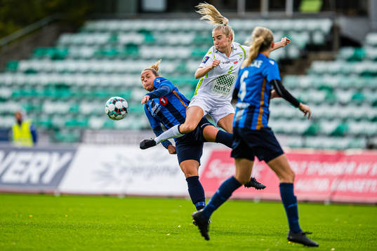 Maren Eithun Hauge of Stabæk and Åsa Klakegg Thorsen of