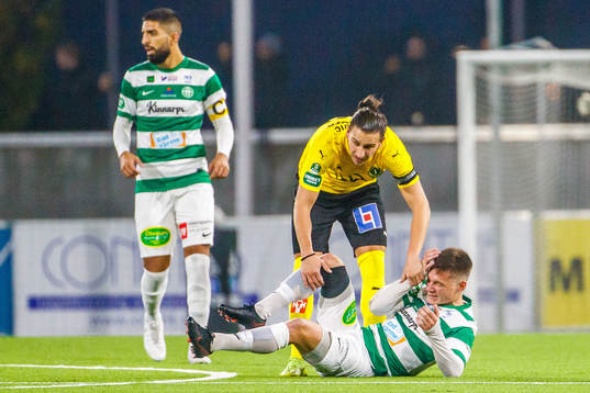 Västerås Sean Sabetkar , Jönköpings Edin Hamidovic och