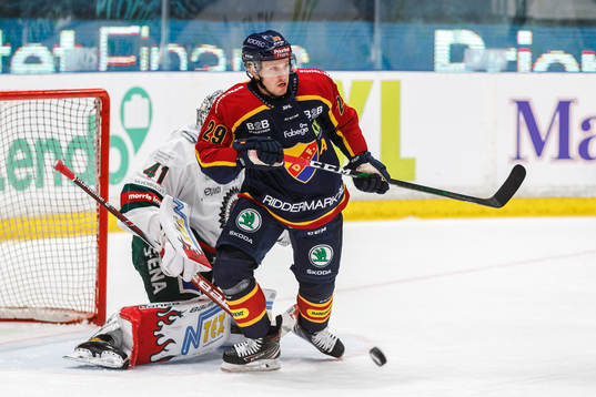 Frölundas målvakt Niklas Rubin och Djurgårdens Sebastian
