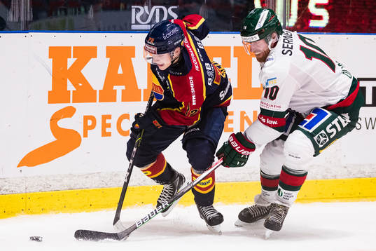 Djurgårdens William Eklund och Frölundas Jens Olsson