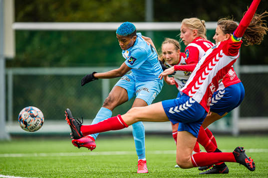 Rasheedat Busayo Ajibade of Avaldsnes scores the 0-1 goal