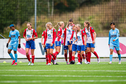 Bläddra bland fler bilder av Football, Toppserien, Lyn - Avaldsnes