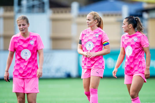 Rosengårds Anna Anvegård, Glodis Perla Viggosdottir och