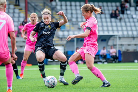 Umeås Lisa Dahlkvist mot Rosengårds Anna Anvegård