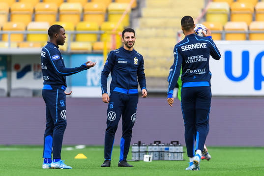 IFK Göteborg André Calisir med lagkamrater