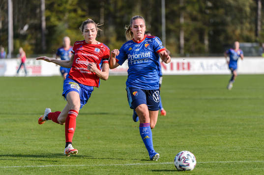 Vittsjös Clara Markstedt och Djurgårdens Gudrun Arnadottir