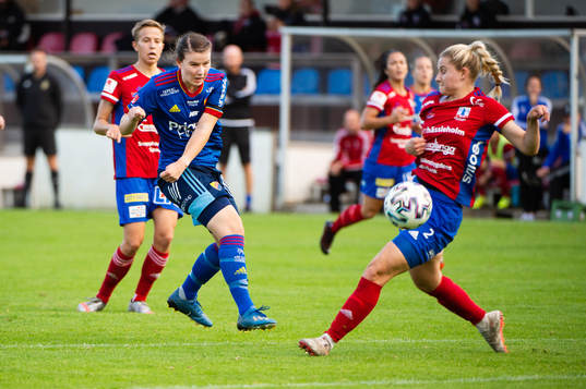Djurgårdens Frida Boriero och Vittsjös Mie Leth Jans