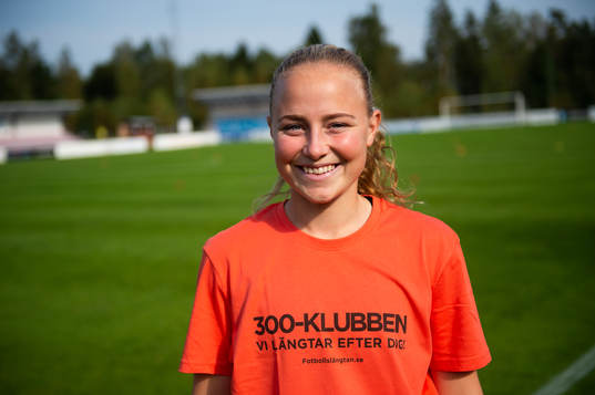 Vittsjös Ebba Wieder innan fotbollsmatchen i