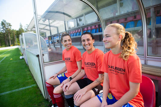 Vittsjös Clara Markstedt, målvakt Shannon Lynn, och Ebba