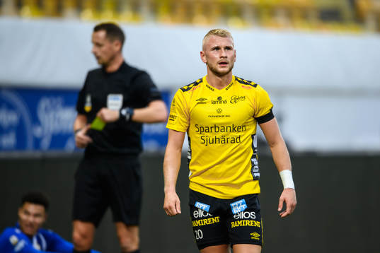 Elfsborgs Simon Strand reagerar