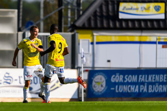 Falkenbergs Anton Wede jublar