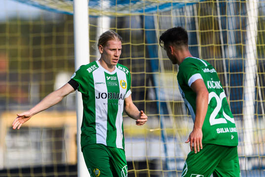 Hammarbys Gustav Ludwigson jublar med Alexander Kacaniklic