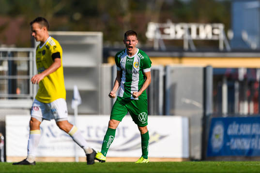 Hammarbys Aron Johansson jublar