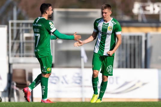 Hammarbys Aron Johansson jublar