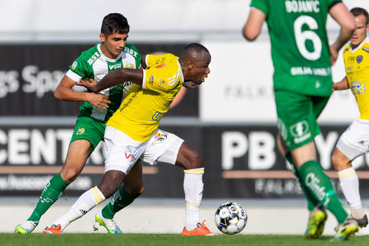 Hammarbys Aimar Sher och Falkenbergs Nsima Peter