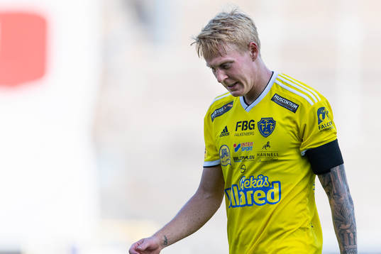 Falkenbergs Jacob Ericsson lämnar planen