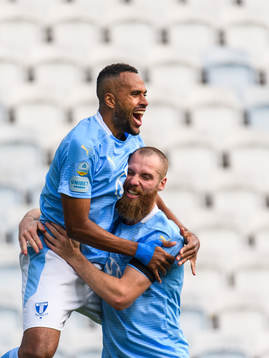 Malmö FFs Isaac Kiese Thelin jublar med Jo Inge Berget