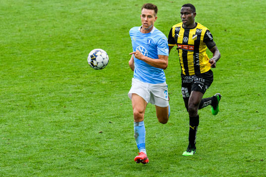 Malmö FFs Jonas Knudsen och Häckens Godswill Ekpolo