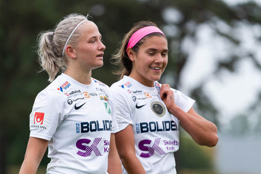 Moröns Tuva Skoog och Carly Wickenheiser