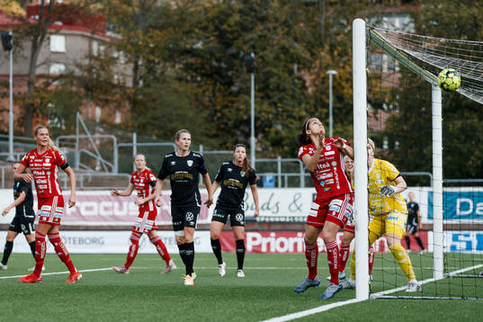 Göteborgs Filippa Curmark, ej.i bild, gör 1-0 bakom