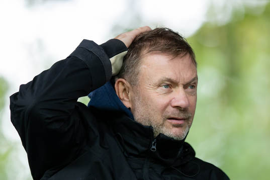 Damlandslagets förbundskapten Peter Gerhardsson