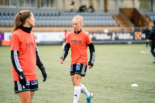 Mallbackens Emma Röös har en tshirt på sig där det