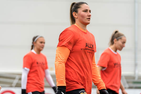 Sunnanås målvakt Lovisa Kossunder fotbollsmatchen i