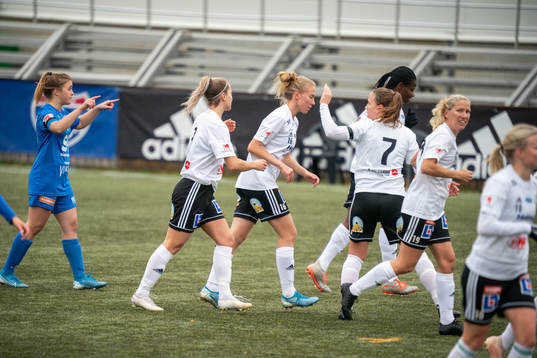 Mallbackens Emmie Johansson jublar