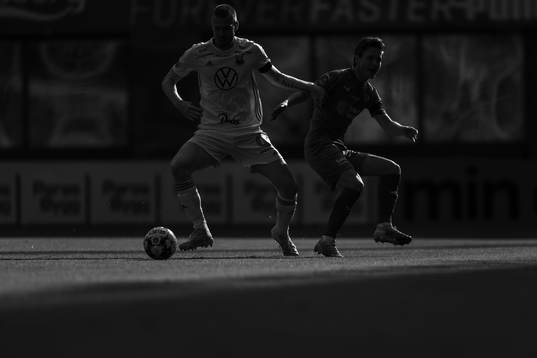 Östersunds Thomas Isherwood och Helsingborgs Max Svensson